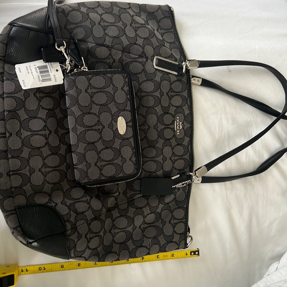Coach purse and wallet new never used